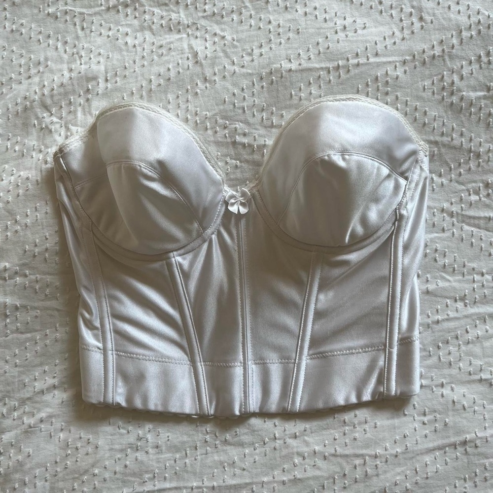 Vintage White Corset Top with Bow 🧸